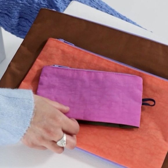 NWOT BAGGU Go Pouch Small - Extra Pink & Bay Laurel (Night Lights) - Picture 6 of 8